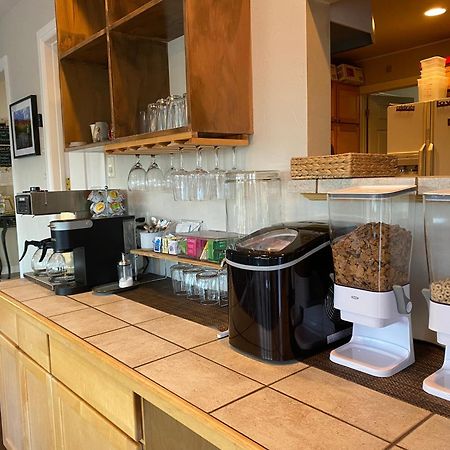 Skyridge Inn Тори Екстериор снимка