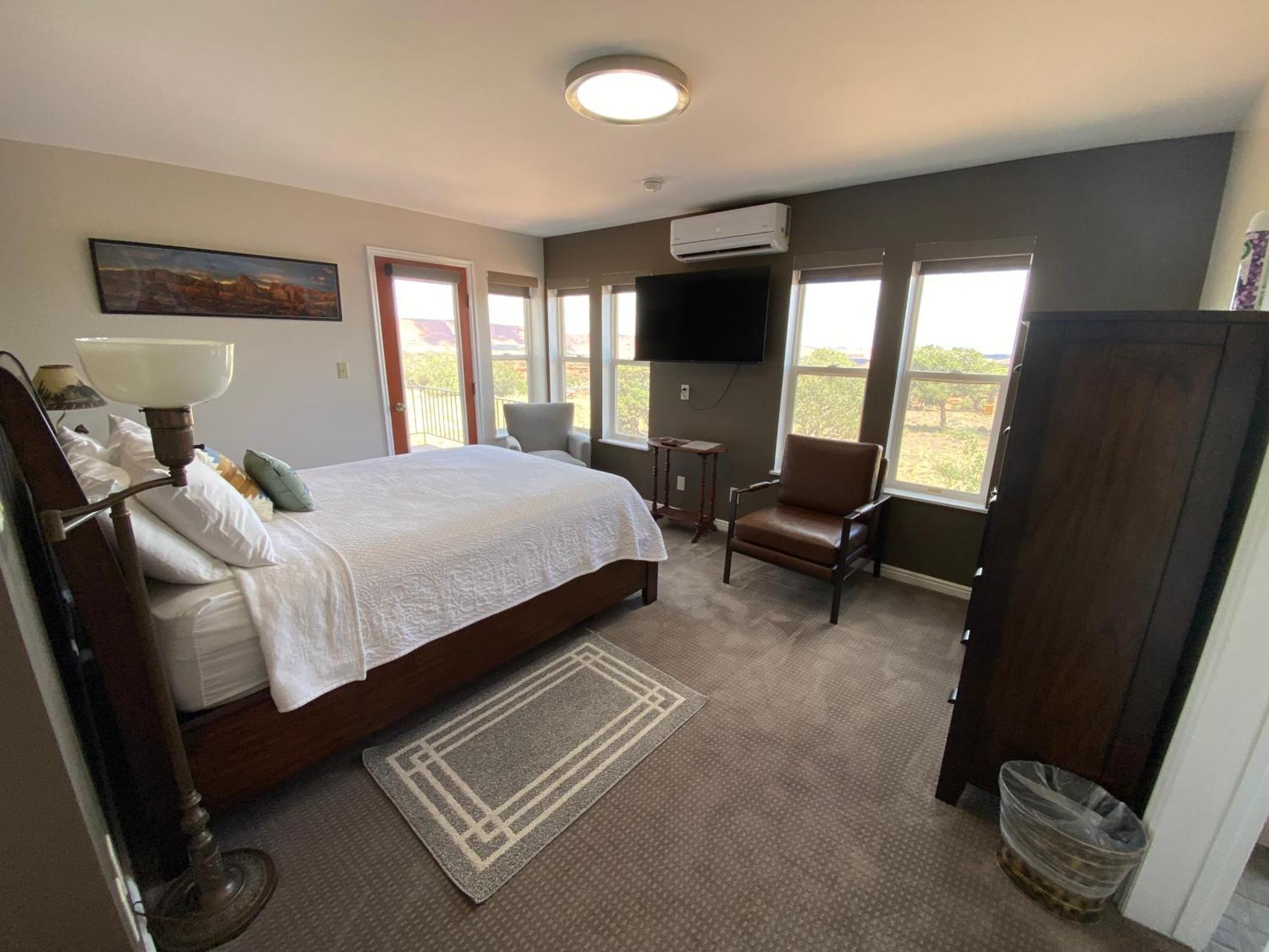 Skyridge Inn Тори Екстериор снимка