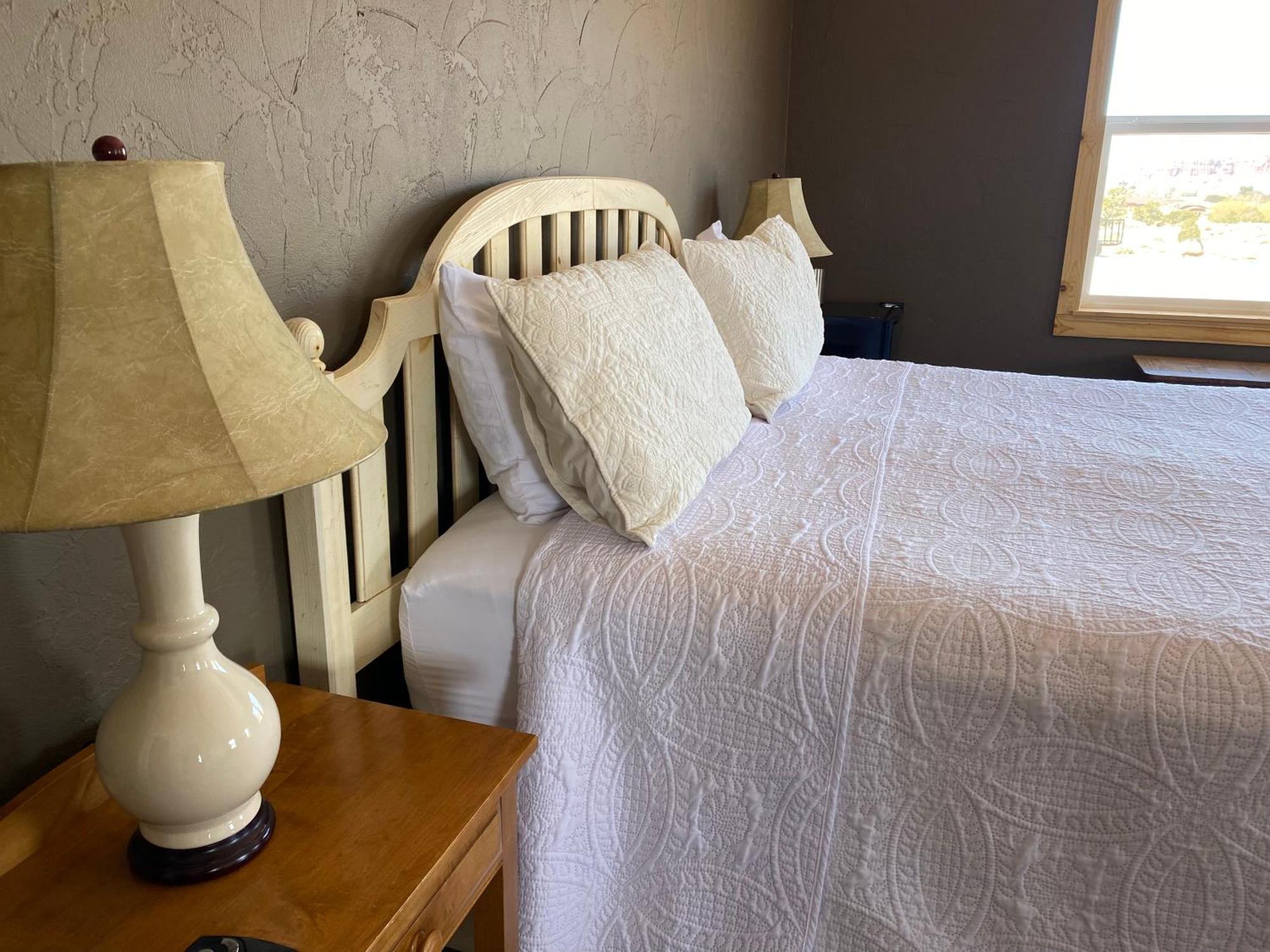 Skyridge Inn Тори Екстериор снимка